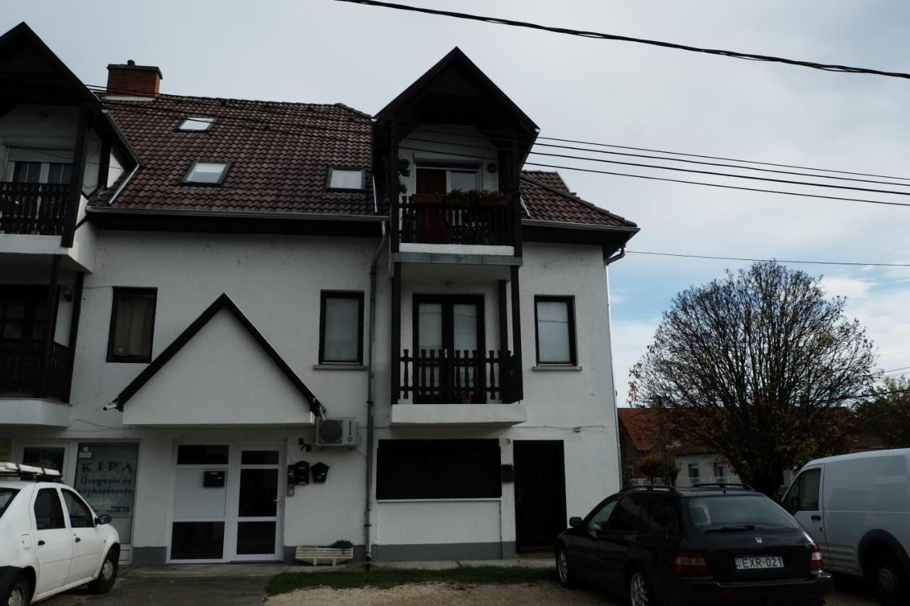 שיופוק Arany Sziget Apartman מראה חיצוני תמונה